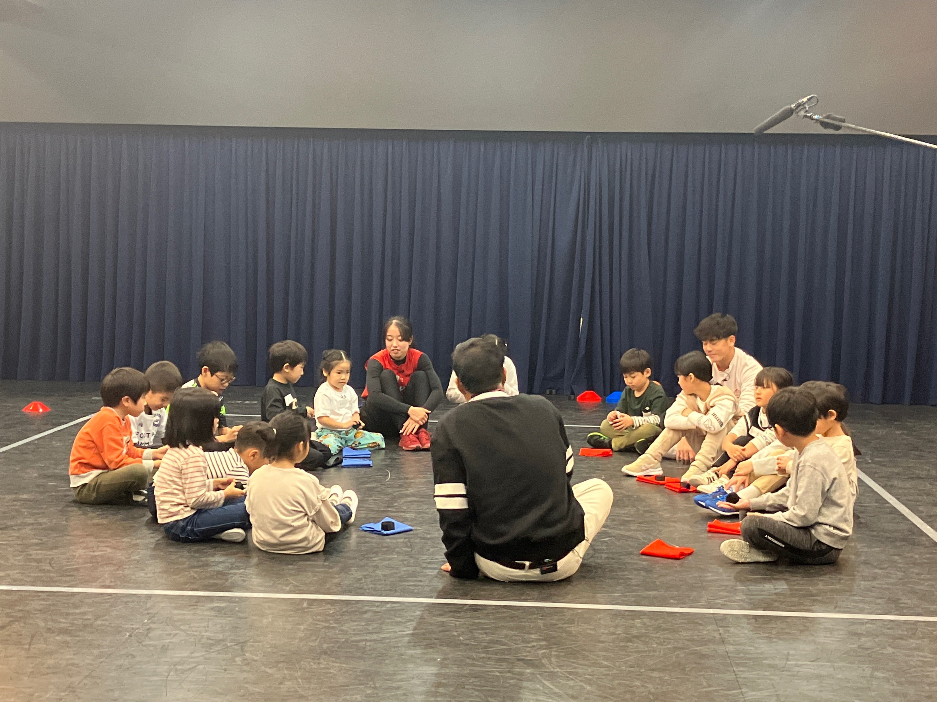 運動能力だけが評価にならない 「新しい体育」フラッグフットボール